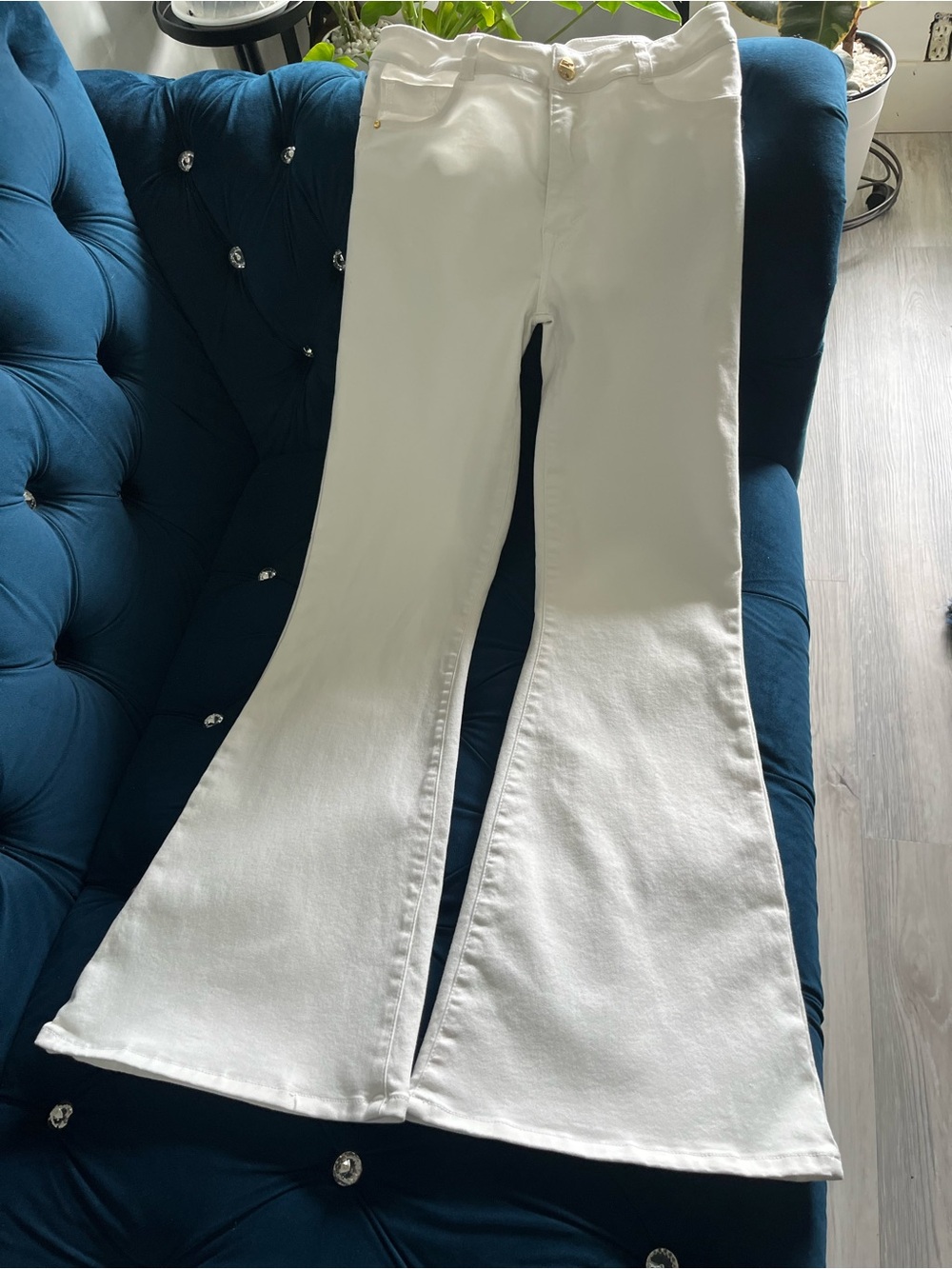 Colombia butt lifting White High-Rise Flared Jeans